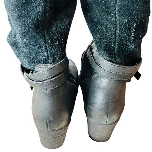 UGG AUSTRALIA Lesley 1005266
Side Zip Black Suede Tall Wedge
Boots Size 10. - Picture 6 of 11